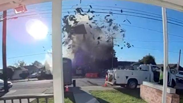 Mahalle enkaza döndü! Doğal gaz bakın nasıl patladı! O anlar kamerada