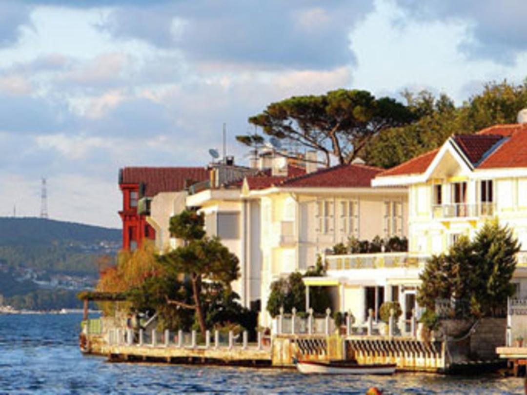 55 tarihi yalı yeni sahibini arıyor