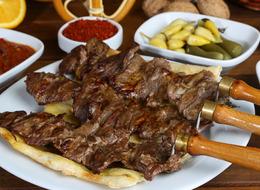 1000 yıllık geleneği, 400 yıllık hana taşıdılar!