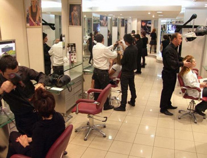 Парикмахер турок. Русский парикмахер турция. Парикмахерская в турции. Парикмахерские в турции. Турецкая парикмахерская.