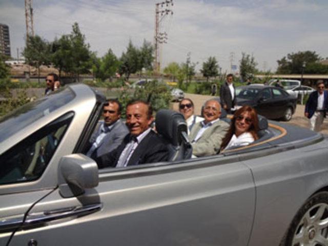 Ağaoğlu, Diyarbakır da Rolls Royce ile gezdi 1