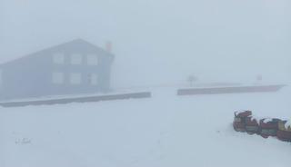 Karacadağ'a mevsimin ilk karı düştü: Kar kalınlığı 15 santimetreye kadar ulaştı