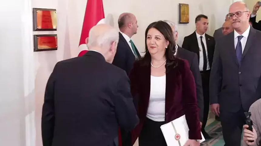 MHP ve DEM Parti'nin görüşmesi sona erdi! Bahçeli'den dikkat çeken çıkış: 'Her sözüne imzamı atarım'