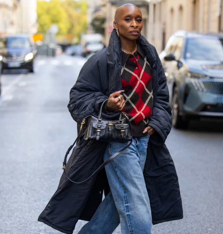 Baklava desen kazak nasıl kombinlenir? 2026 için 5 güncel stil önerisi G1