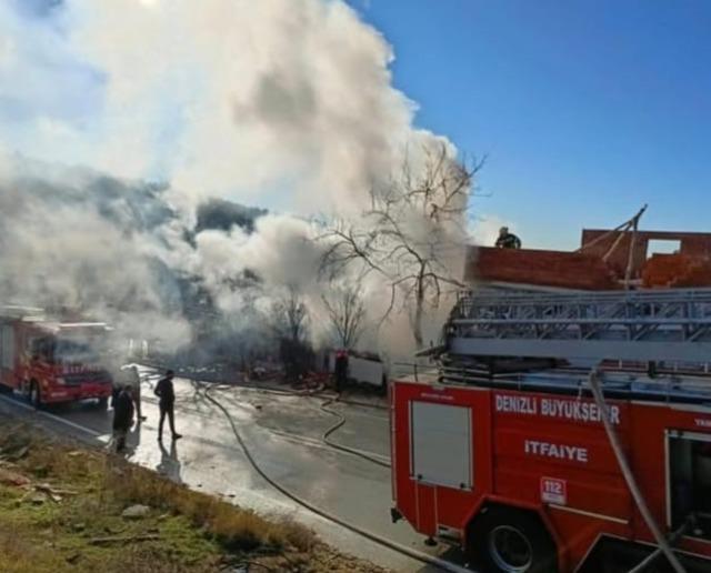Denizli’de iş yerinde çıkan yangın korkuya neden oldu 1