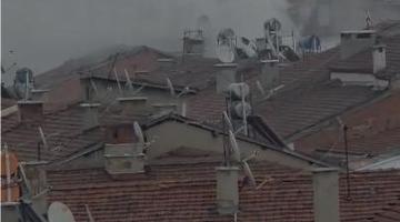 Elazığ’da metruk binada yangın