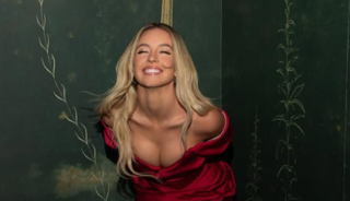 Rol arkadaşı açık açık "Göğüslerin gerçek mi?" diye sorunca...