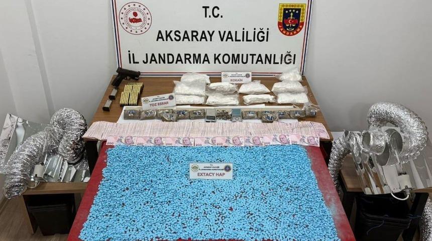 Aksaray'da uyuşturucu operasyonu! Yakalanan 2 şüpheli tutuklandı