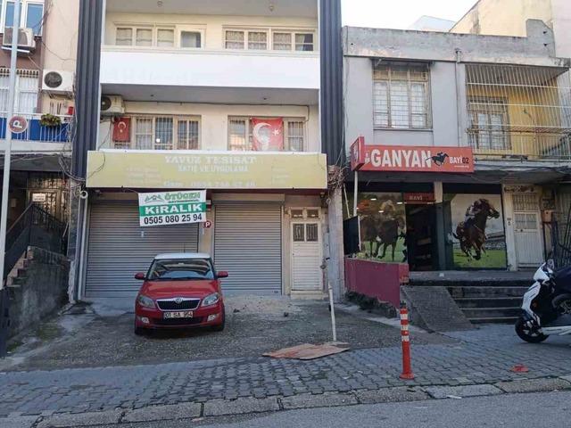 Komşusunu sokak ortasında vurup ağır yaraladı