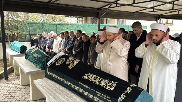 Pendik'te yangında ölen 3 çocuk son yolculuğuna uğurlandı