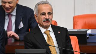 Bakan duyurdu: 'Rekora koşuyor' 1 haftada 2 tren seti teslim edildi