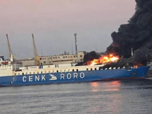 T&uuml;rk y&uuml;k gemisi vuruldu! Dışişleri'nden ilk a&ccedil;ıklama geldi