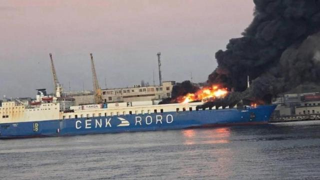 Son dakika | Ukrayna'da demirli Türk yük gemisi vuruldu! Türkiye'den ilk açıklama: Personel ve tır şoförleri tahliye edilmekte