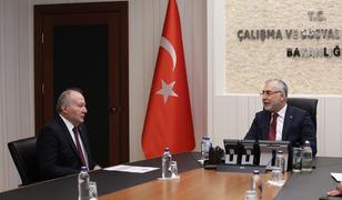 Asgari &uuml;cret g&ouml;r&uuml;şmelerinde 'kapalı zarf' detayı! Bakan Işıkhan'a verildi