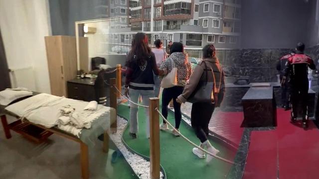 Masaj salonlarına fuhuş baskını: Kurdukları sistem şaşkına çevirdi!