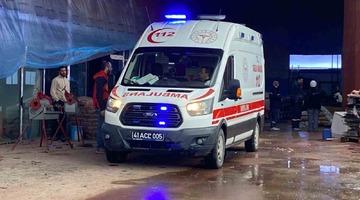 3 metre derinliğindeki boş akvaryuma düşen işçi yaralandı