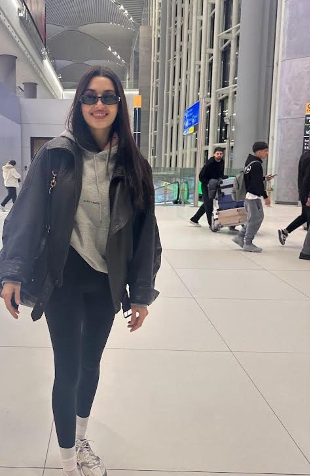 Hakan Sabancı yı unuttu bile! Hande Erçel ünlü yapımcıyla aşk mı yaşıyor? İlk açıklama geldi 2