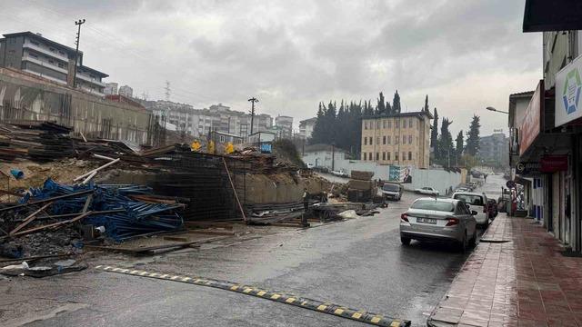 Güvenlik önlemi almadan çalışan işçiler korkuttu 1
