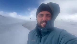 Kar ve tipi Paland&ouml;ken ge&ccedil;idinde ulaşım aksatıyor