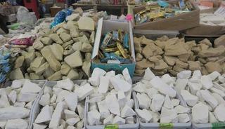 Kırgızistan&rsquo;da vitamin ve mineral kaynağı olarak t&uuml;ketilen toprak: Gulboto