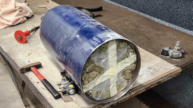 Oto gaz tüplerine gizlenen 70 kilo esrar yakalandı