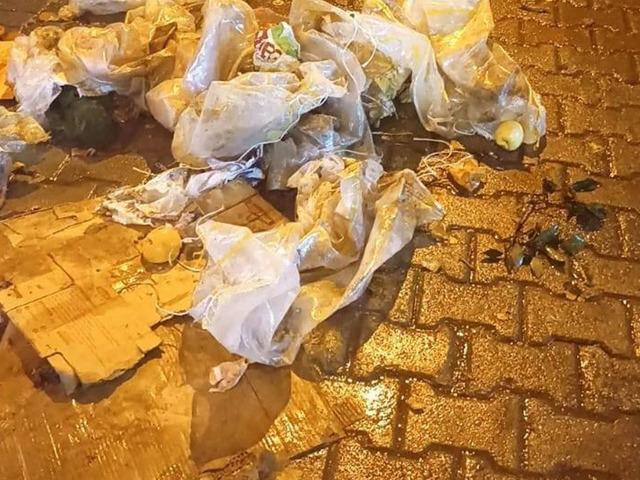 Uyarılara rağmen pazar yerini kirleten esnaf cezadan kurtulamadı