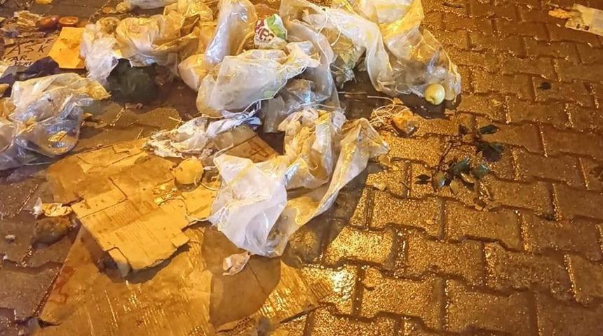 Uyarılara rağmen pazar yerini kirleten esnaf cezadan kurtulamadı