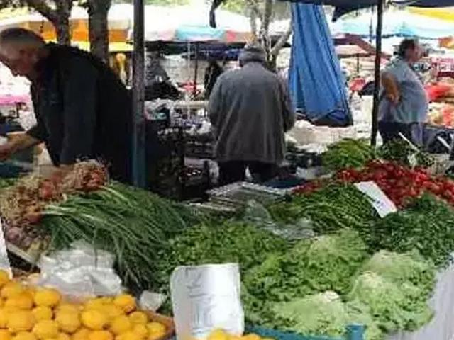 Pazar alışverişi için evden çıktı, kamyonun altında can verdi