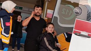 Bursa’da nacakla oynayan çocuğun parmağı kopma noktasına geldi