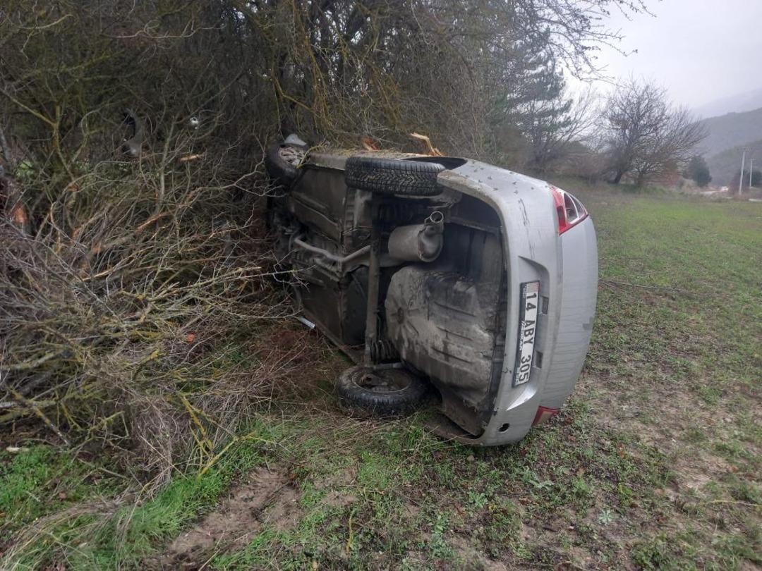 Bolu’da takla atan otomobil metrelerce sürüklendi 2