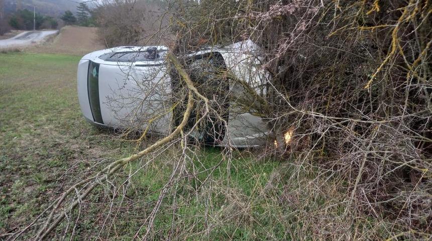 Bolu’da takla atan otomobil metrelerce sürüklendi