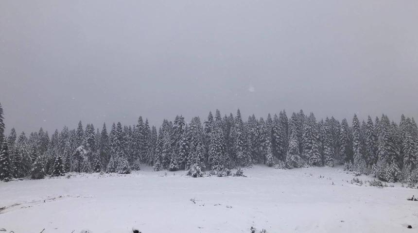 Sinop'un yüksek kesimleri beyaza büründü