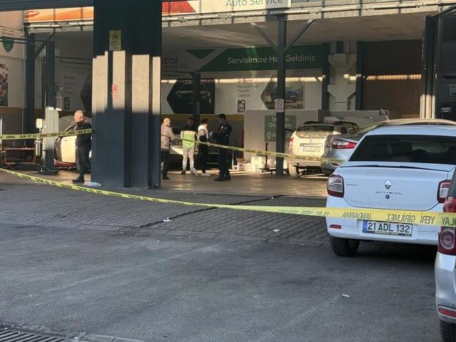 Sanayi sitesinde alacak-verecek kavgası: 4 yaralı