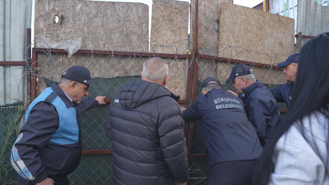 Ataşehir de ka&ccedil;ak at kesimi iddiası! Depoya baskın yapıldı  2