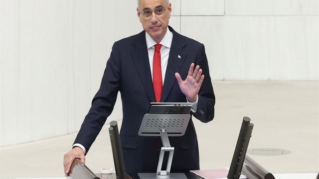 Sağlık Bakanı Memişoğlu'ndan doktorların yurt dışına gitmeleriyle ilgili açıklama