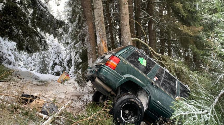 Giresun'da uçuruma düşen cipteki 5 kişi yaralandı