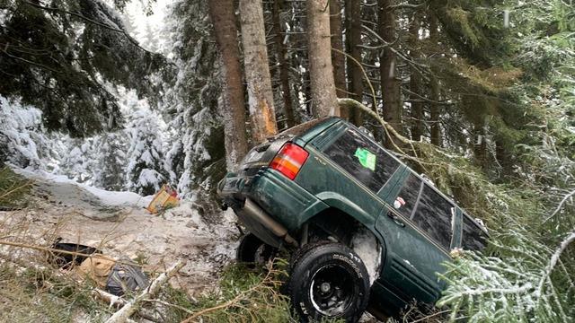 Giresun'da uçuruma düşen cipteki 5 kişi yaralandı