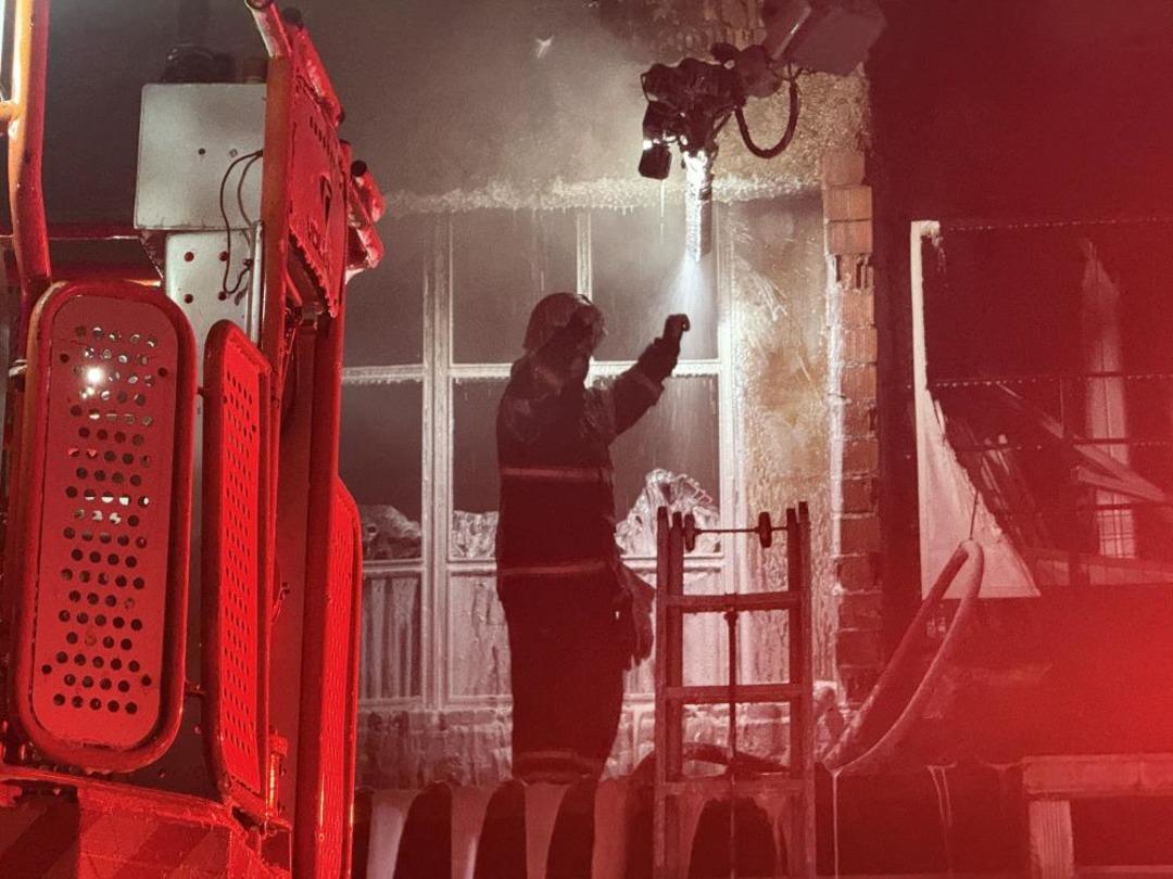 Hırdavat dükkanı alev topuna döndü, ekipler seferber oldu 1