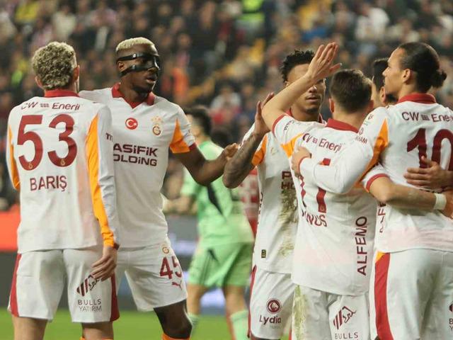 Galatasaray, Antalya karşısında hata yapmadı! Zirvede kritik 3 puan