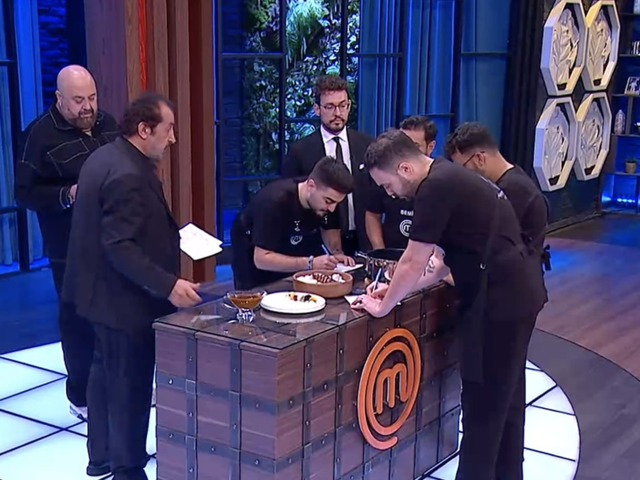 13 Aralık'ta MasterChef Altın Kupa'da kim elendi? "Elenmek için kötü yaptı"