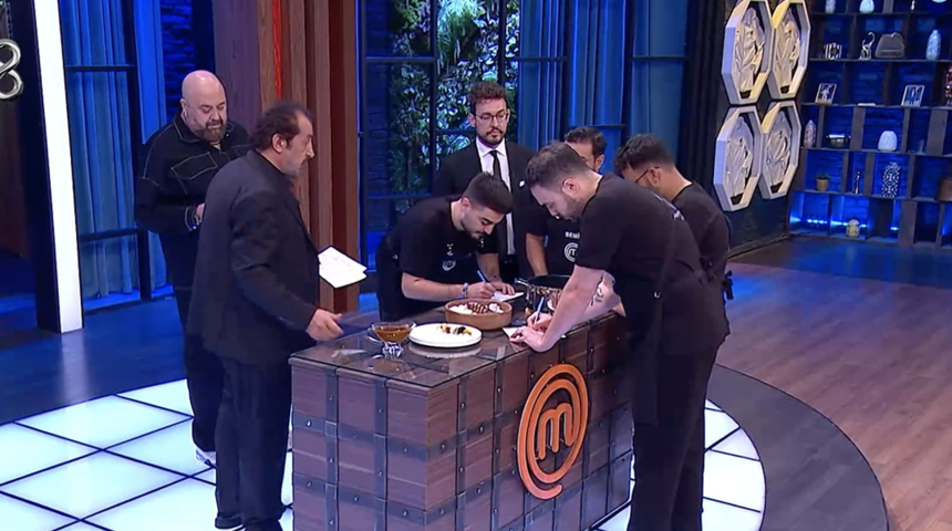 13 Aralık'ta MasterChef Altın Kupa'da kim elendi? "Elenmek için kötü yaptı"