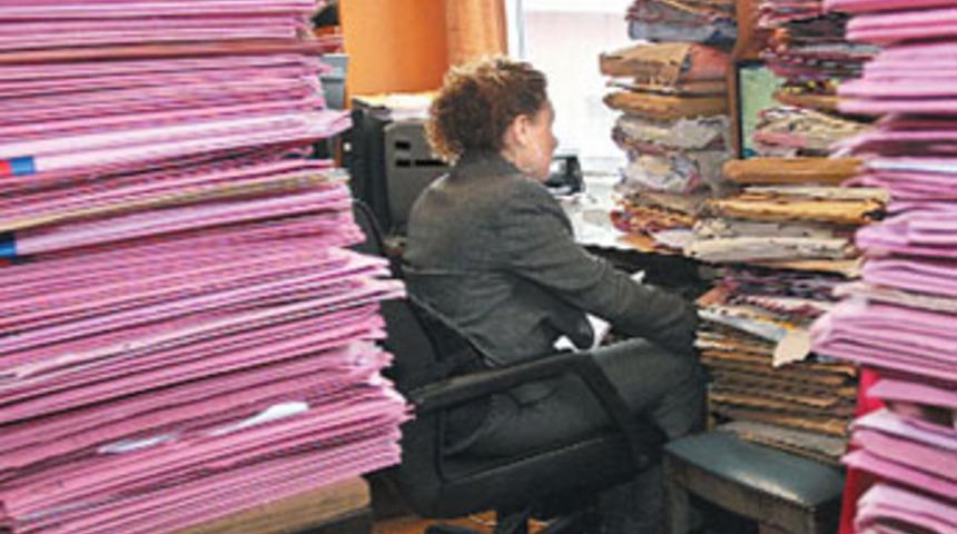 Evde &ccedil;alışan memurlar geliyor!