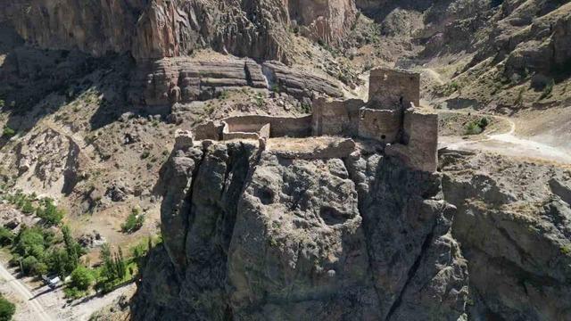 Engüzekkapı Kalesi bin yıllık ihtişamıyla ziyaretçilerini bekliyor 2