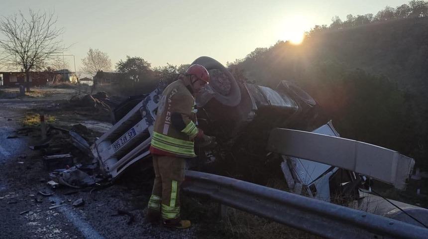 Tır kontrolden &ccedil;ıktı: 1 yaralı