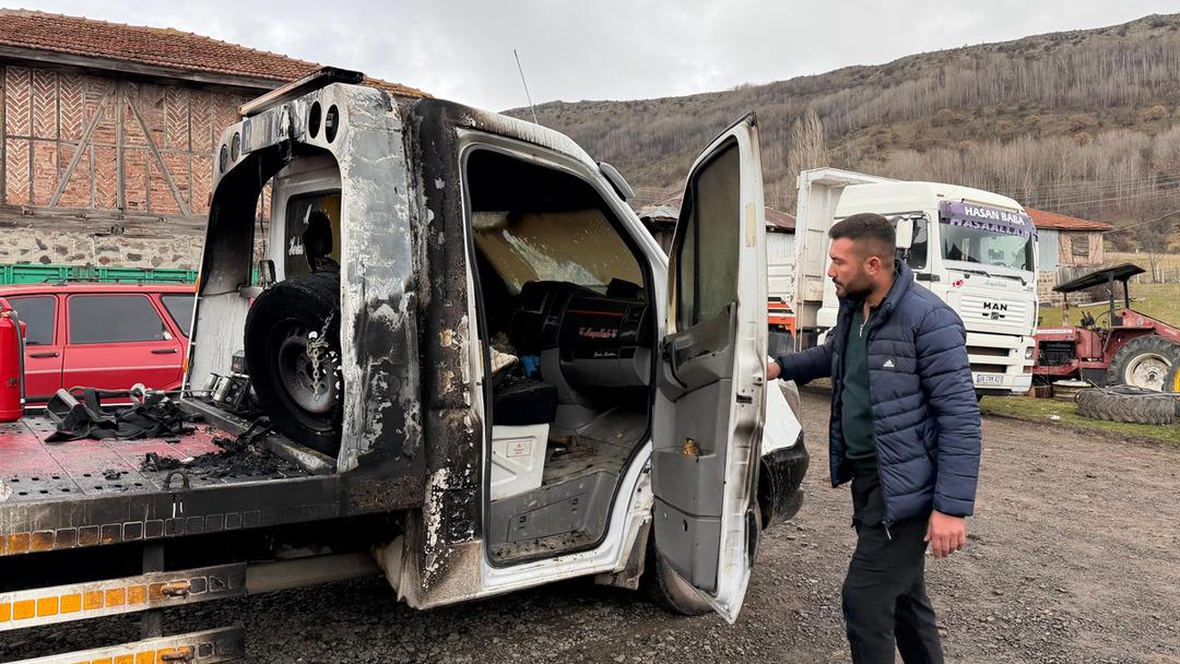 Köye kabusu yaşatıp, muhtarın araçlarını yaktılar: "Eve sıçrasaydı daha büyük bir facia olacaktı" 1