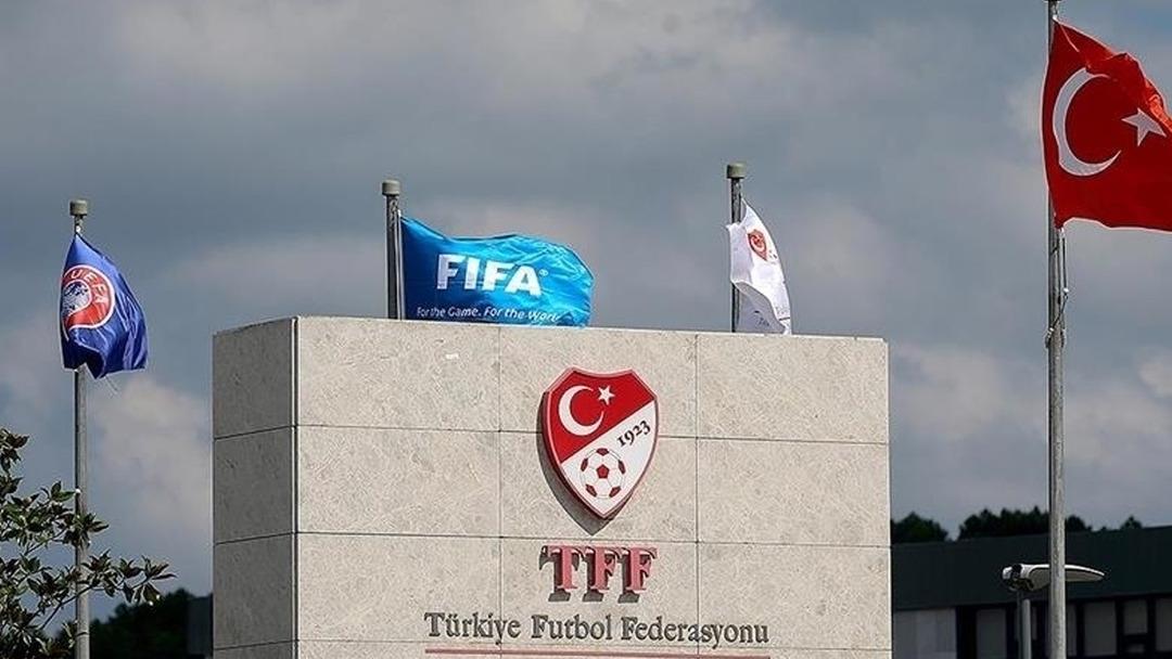 Galatasaray dan TFF ye  Başakşehir  başvurusu: "Çarşamba oynansın" 3