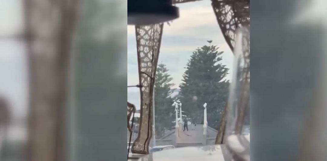 Son dakika | Dünyaca ünlü Bondi Plajı na terör saldırısı: En az 12 can kaybı, saldırgan da öldü! Avustralya daki panik kamerada 3