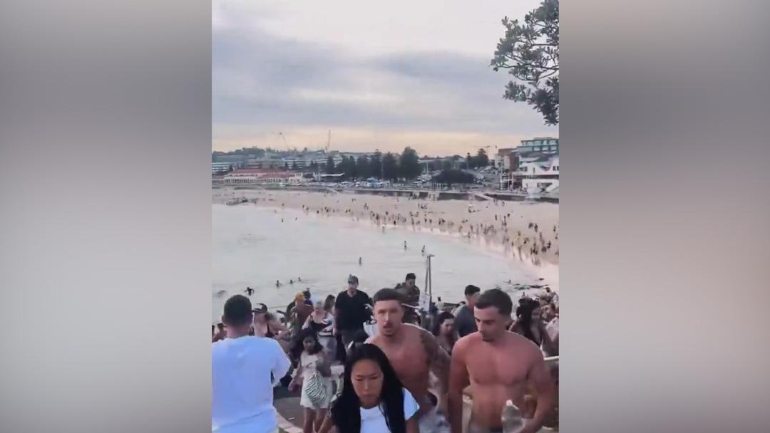 Son dakika | Dünyaca ünlü Bondi Plajı na terör saldırısı: En az 12 can kaybı, saldırgan da öldü! Avustralya daki panik kamerada 8