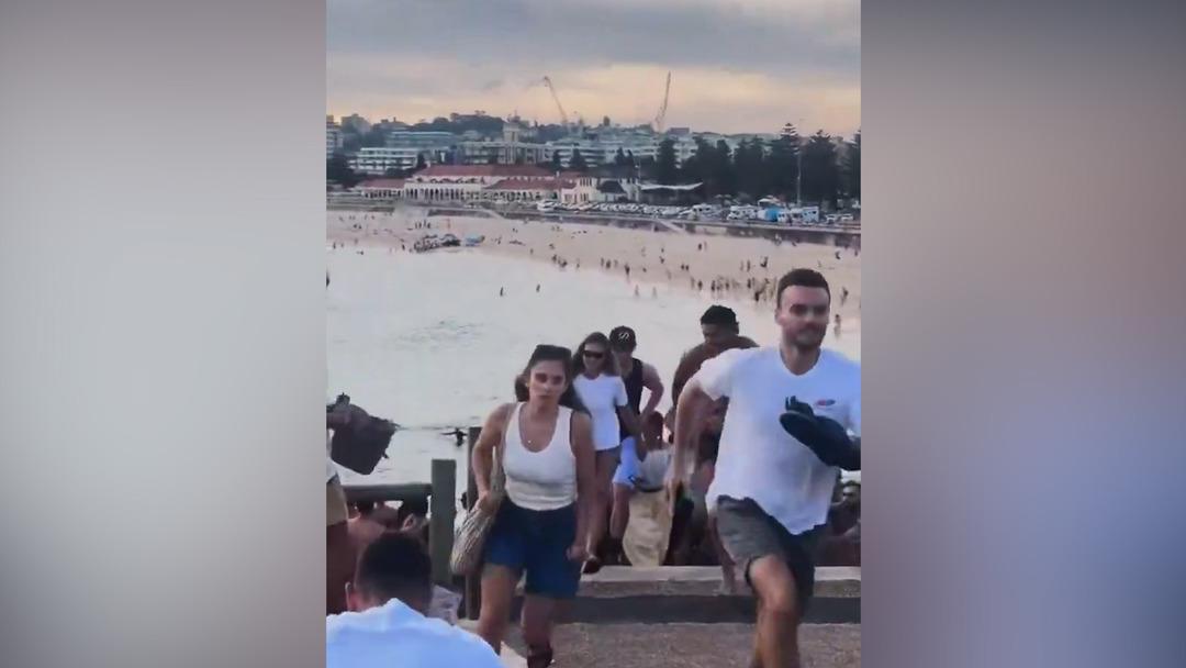 Son dakika | Dünyaca ünlü Bondi Plajı na terör saldırısı: En az 12 can kaybı, saldırgan da öldü! Avustralya daki panik kamerada 10