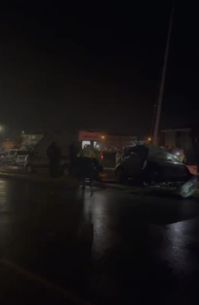 23 yaşındaki genç aydınlatma direğine çarparak yaşamını yitirdi 1